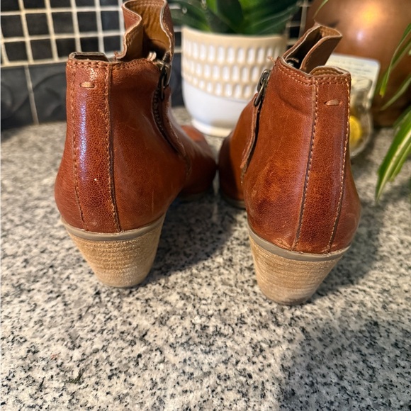 Frye Tan Leather Ankle Booties with Side Zipper - Picture 4 of 9